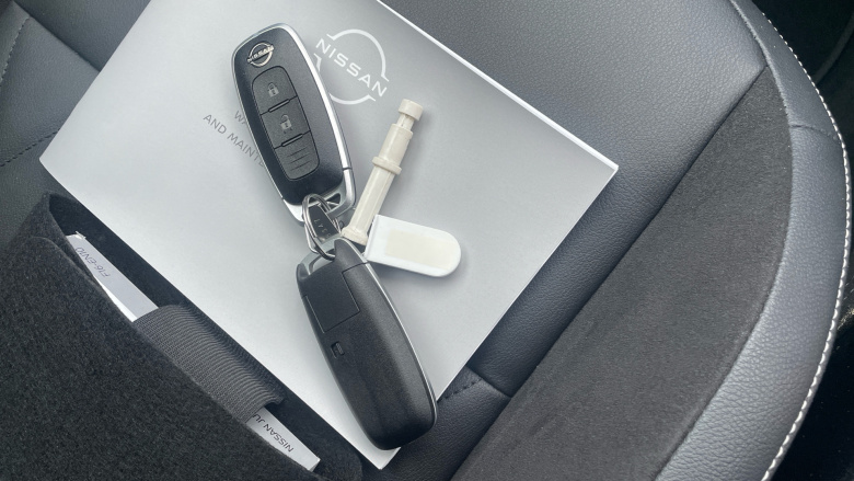 Nissan Juke 1.0 DiG-T Tekna+ 5dr Petrol Hatchback